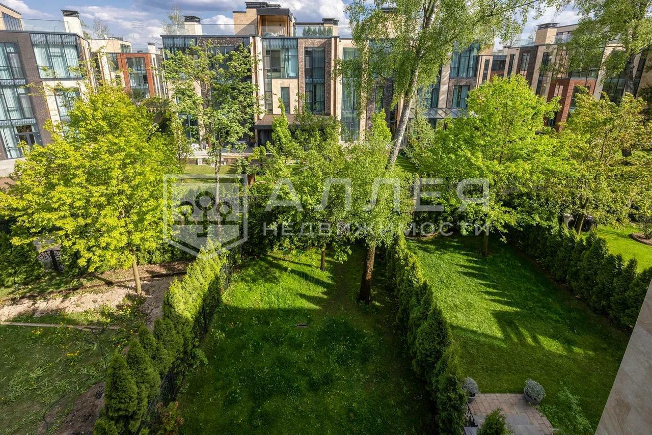 3-этажный таунхаус 274 м² с отделкой