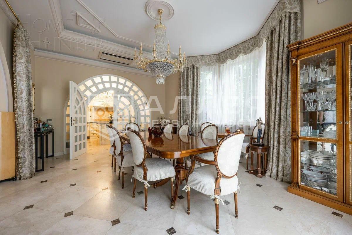 2-этажный коттедж 1 084 м² с отделкой