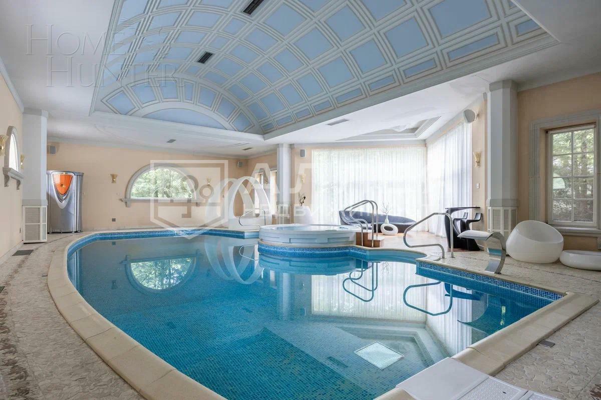 2-этажный коттедж 1 084 м² с отделкой