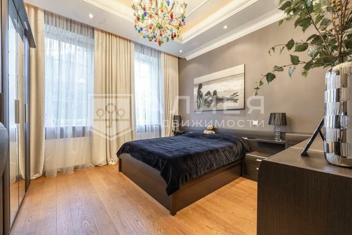 2-этажный коттедж 1 084 м² с отделкой