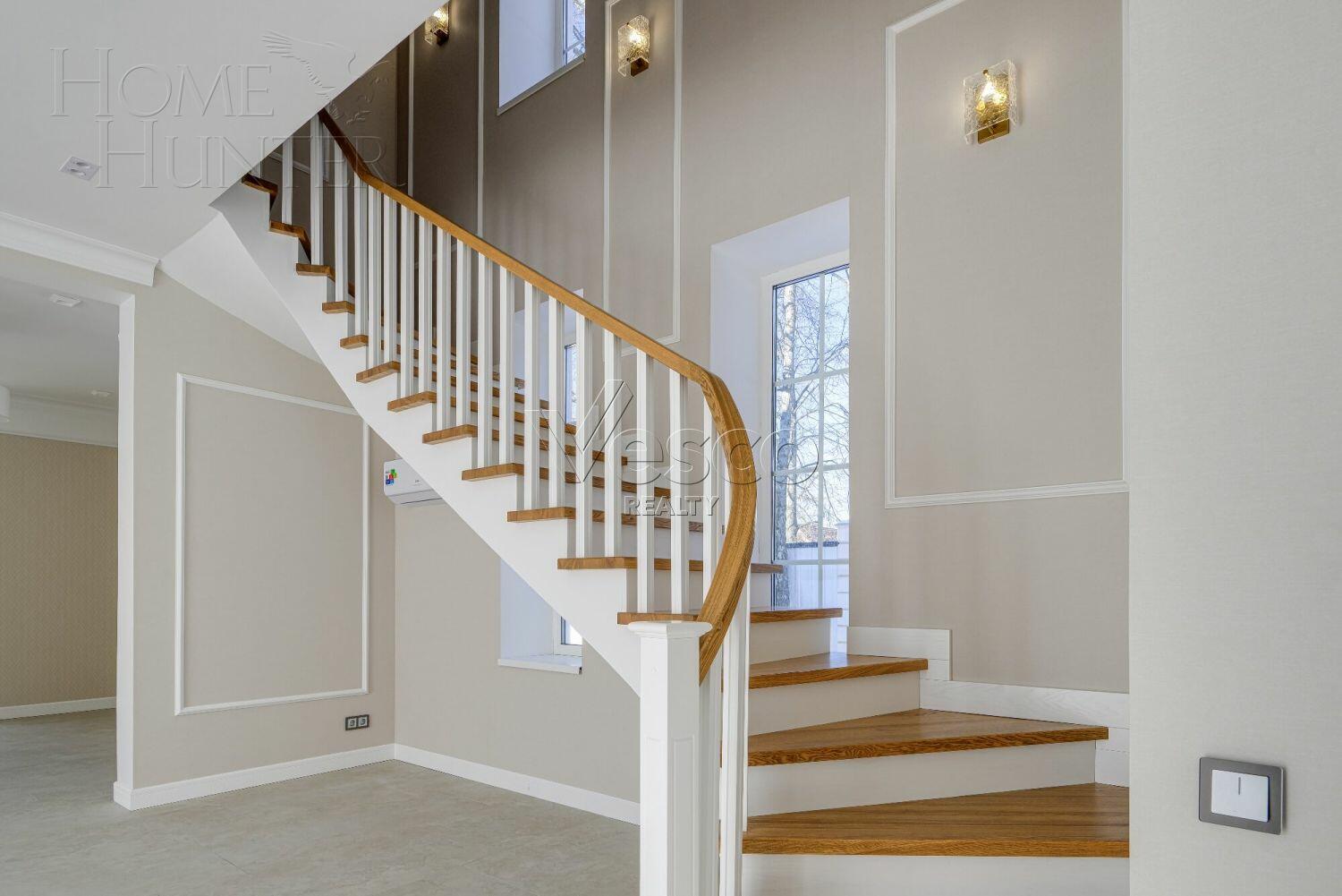 3-этажный коттедж 222 м² с отделкой