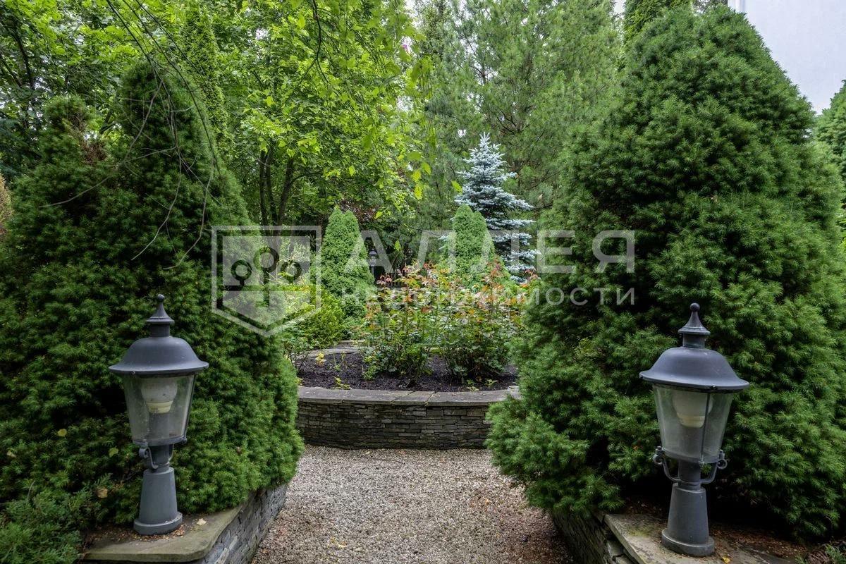 2-этажный коттедж 1 084 м² с отделкой