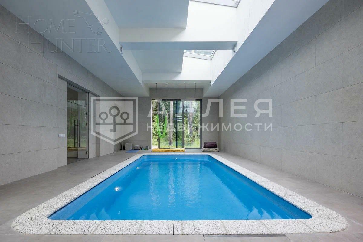 2-этажный коттедж 583.7 м² с отделкой