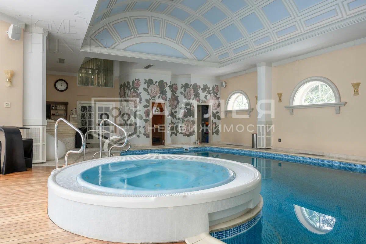 2-этажный коттедж 1 084 м² с отделкой