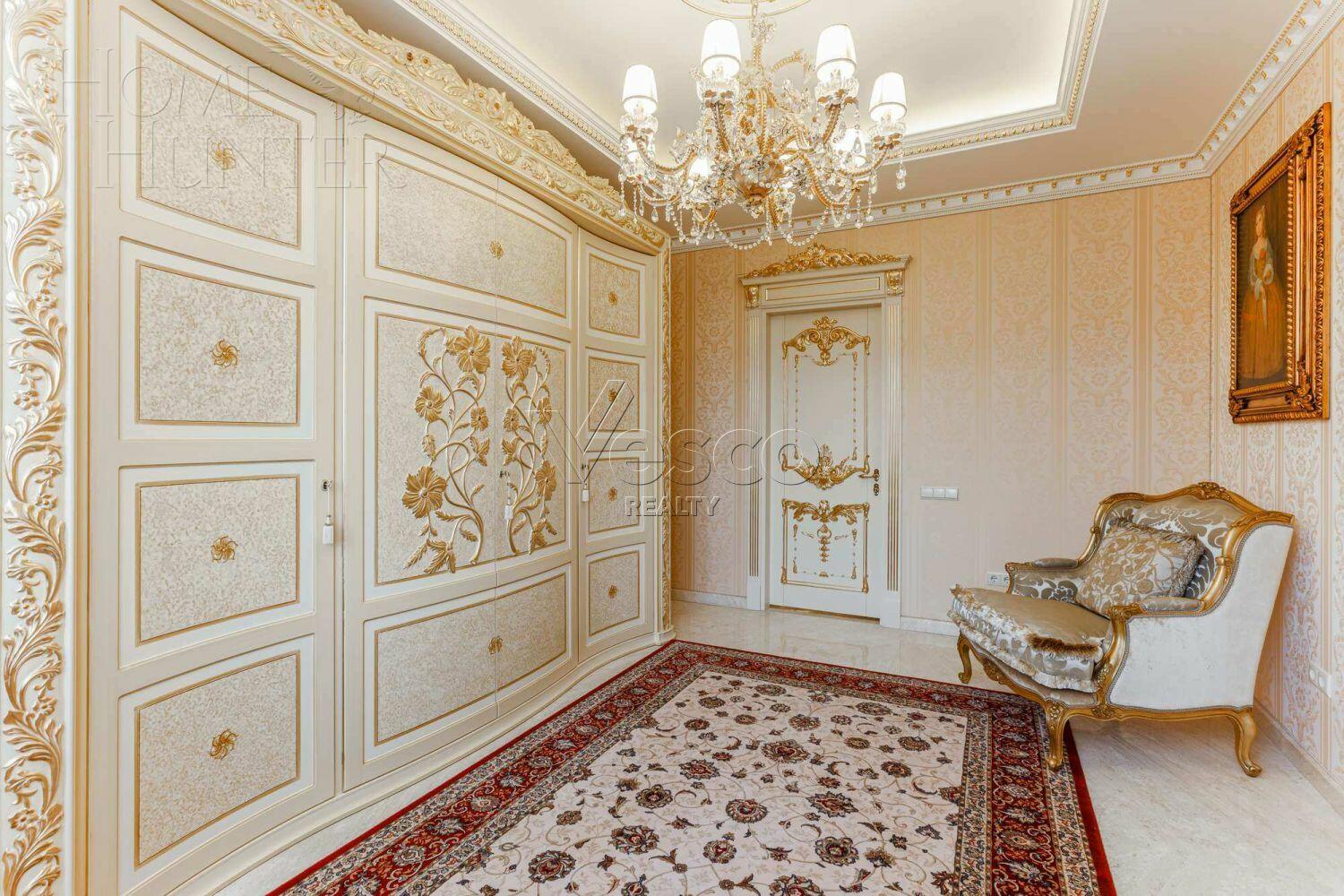 3-КОМН. КВАРТИРА С ОТДЕЛКОЙ 182.7 М² НА 2 ЭТАЖЕ