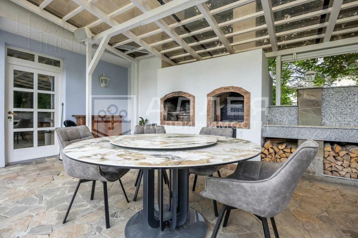 2-этажный коттедж 1 084 м² с отделкой