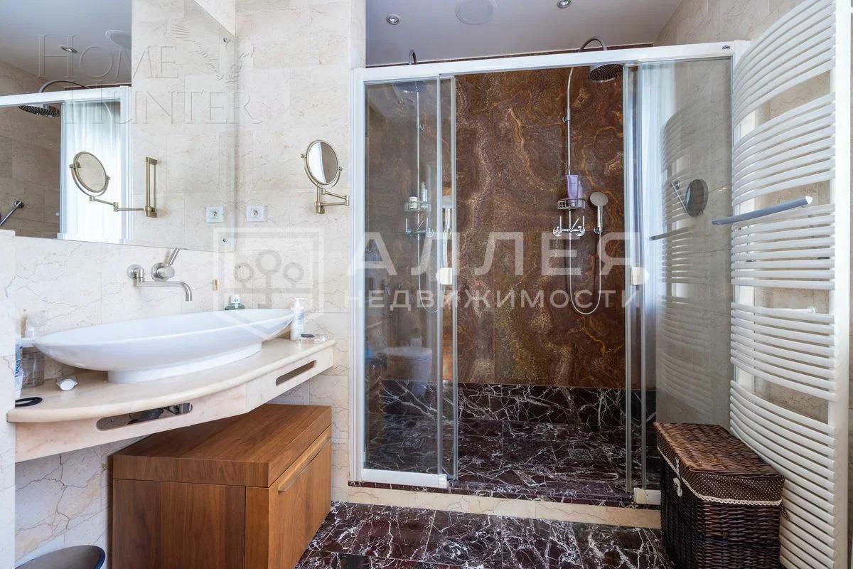 2-этажный коттедж 1 084 м² с отделкой