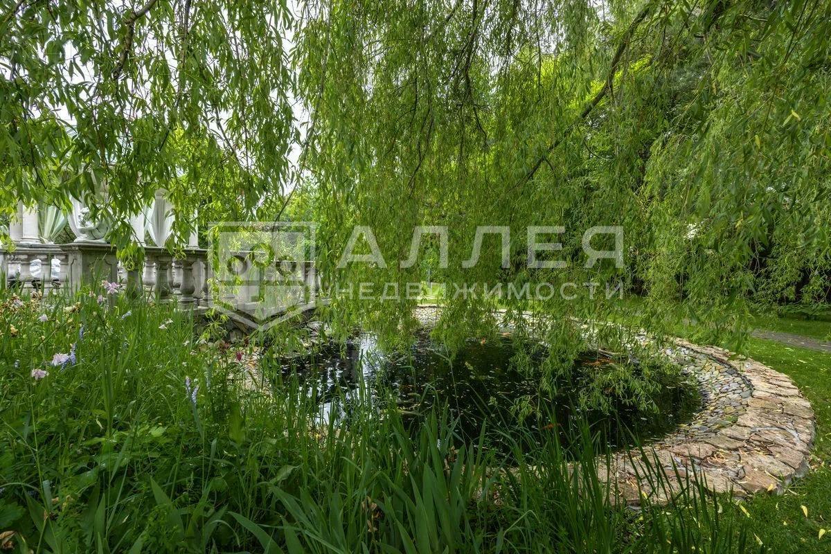 2-этажный коттедж 1 084 м² с отделкой