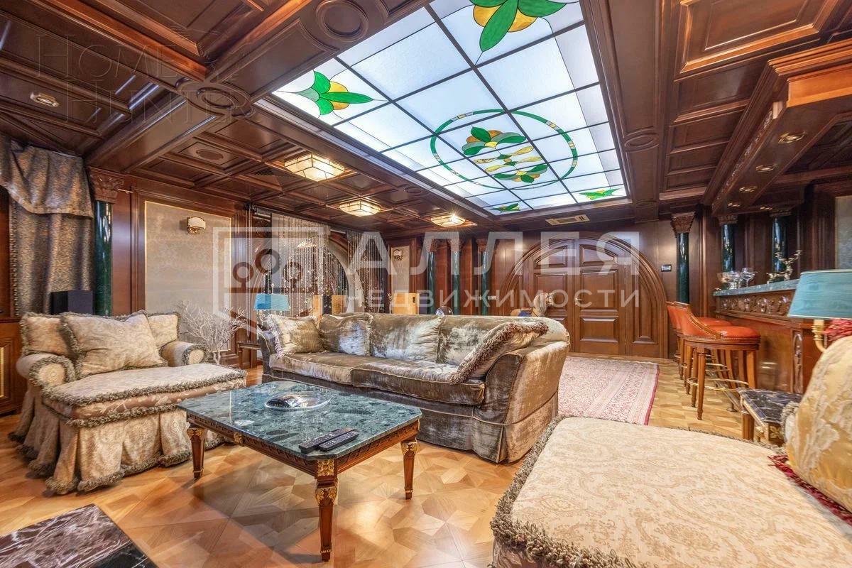 2-этажный коттедж 1 084 м² с отделкой