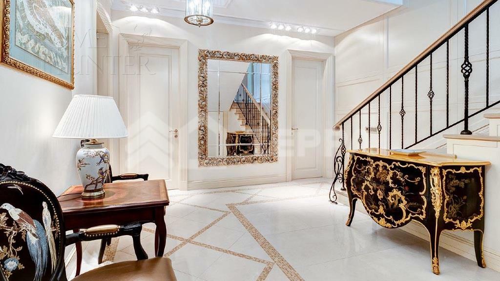 3-этажный таунхаус 340 м² с отделкой