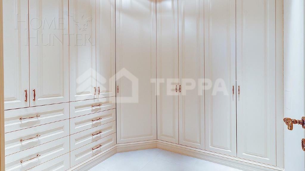 3-этажный таунхаус 340 м² с отделкой