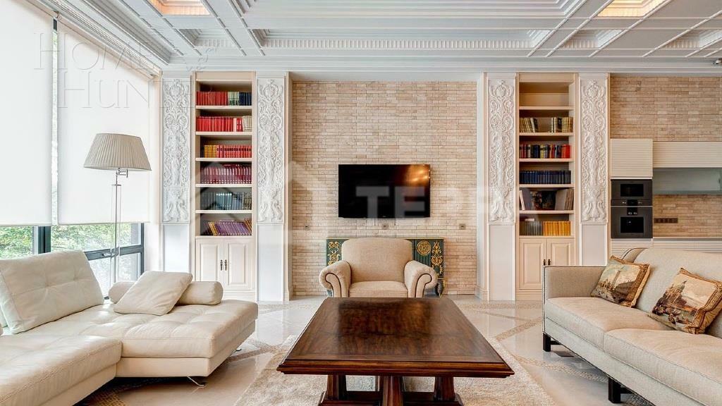 3-этажный таунхаус 340 м² с отделкой