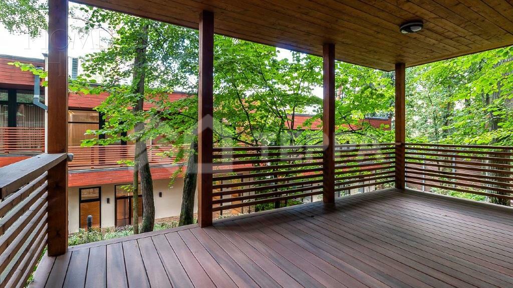 3-этажный таунхаус 340 м² с отделкой