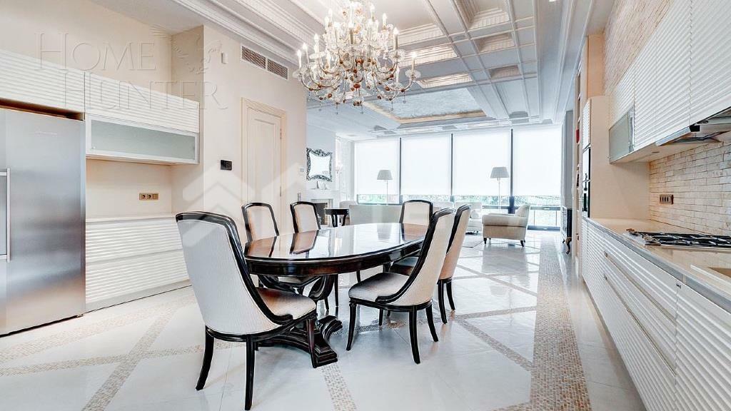 3-этажный таунхаус 340 м² с отделкой