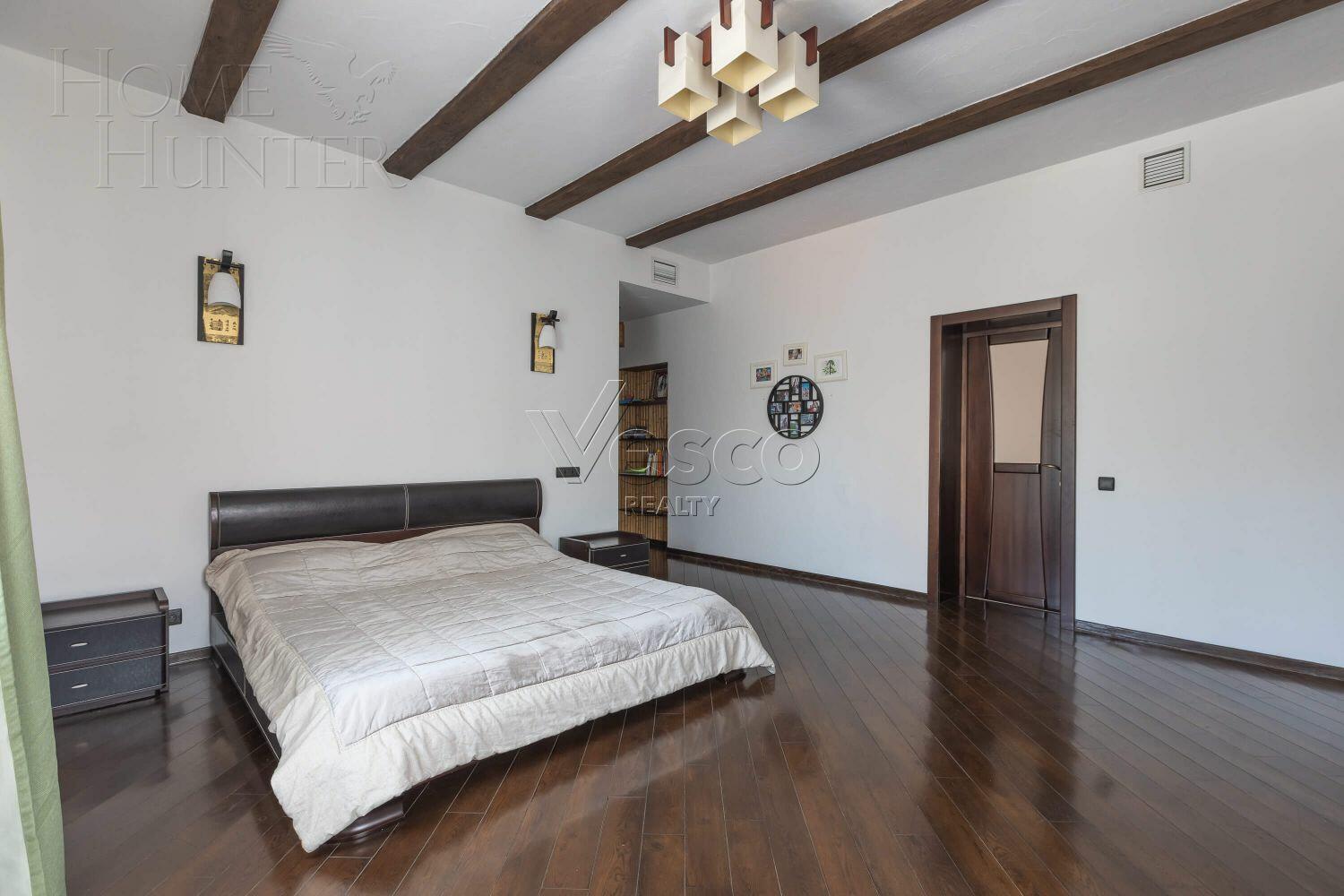 3-этажный коттедж 600 м² с отделкой