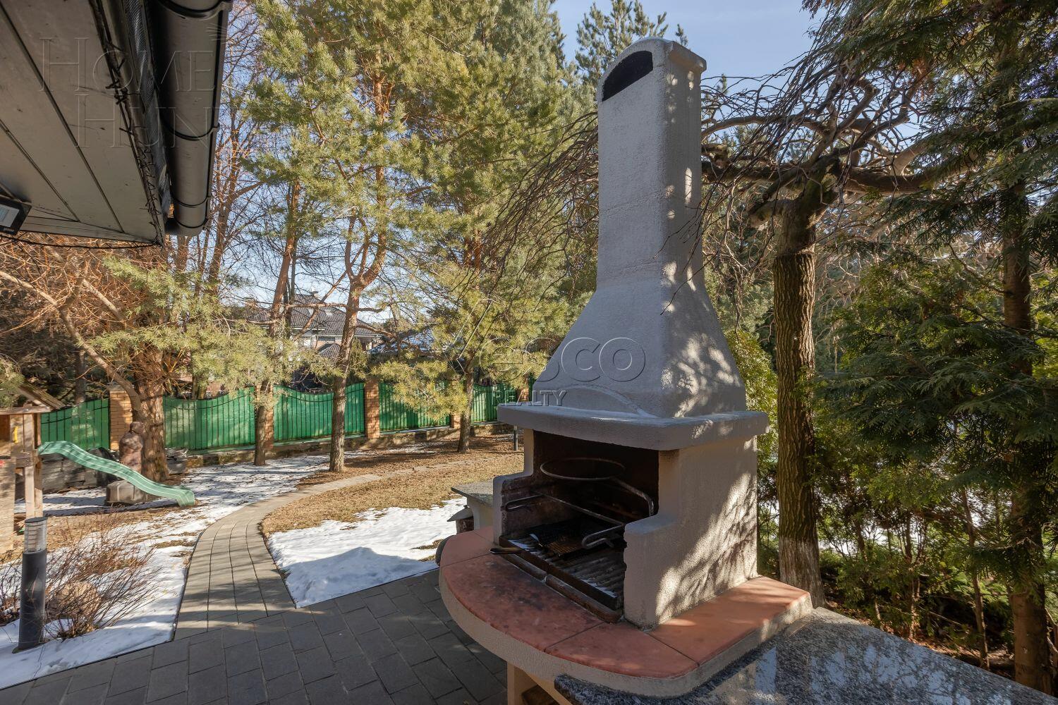 3-этажный коттедж 600 м² с отделкой