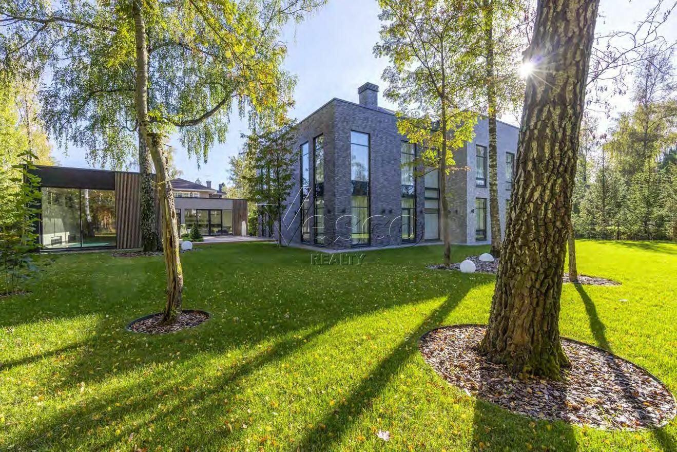 2-этажный коттедж 700 м² с отделкой