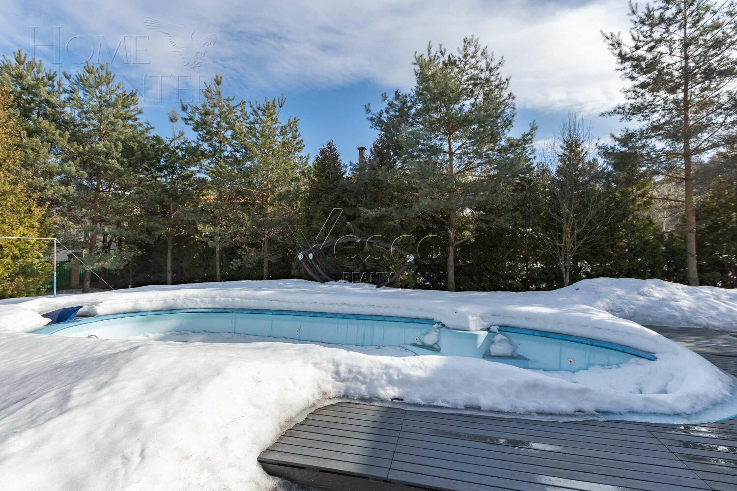 3-этажный коттедж 600 м² с отделкой