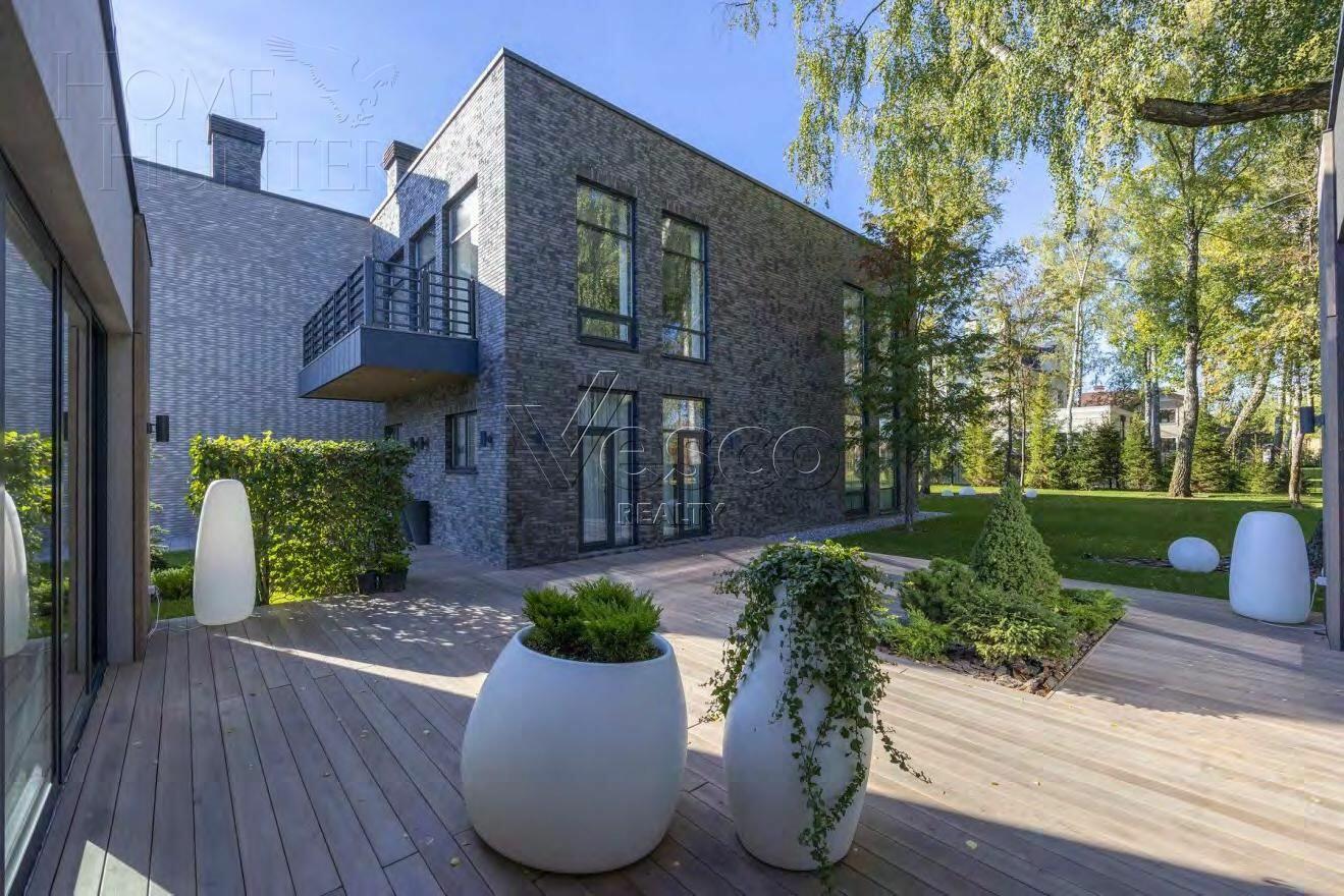 2-этажный коттедж 700 м² с отделкой