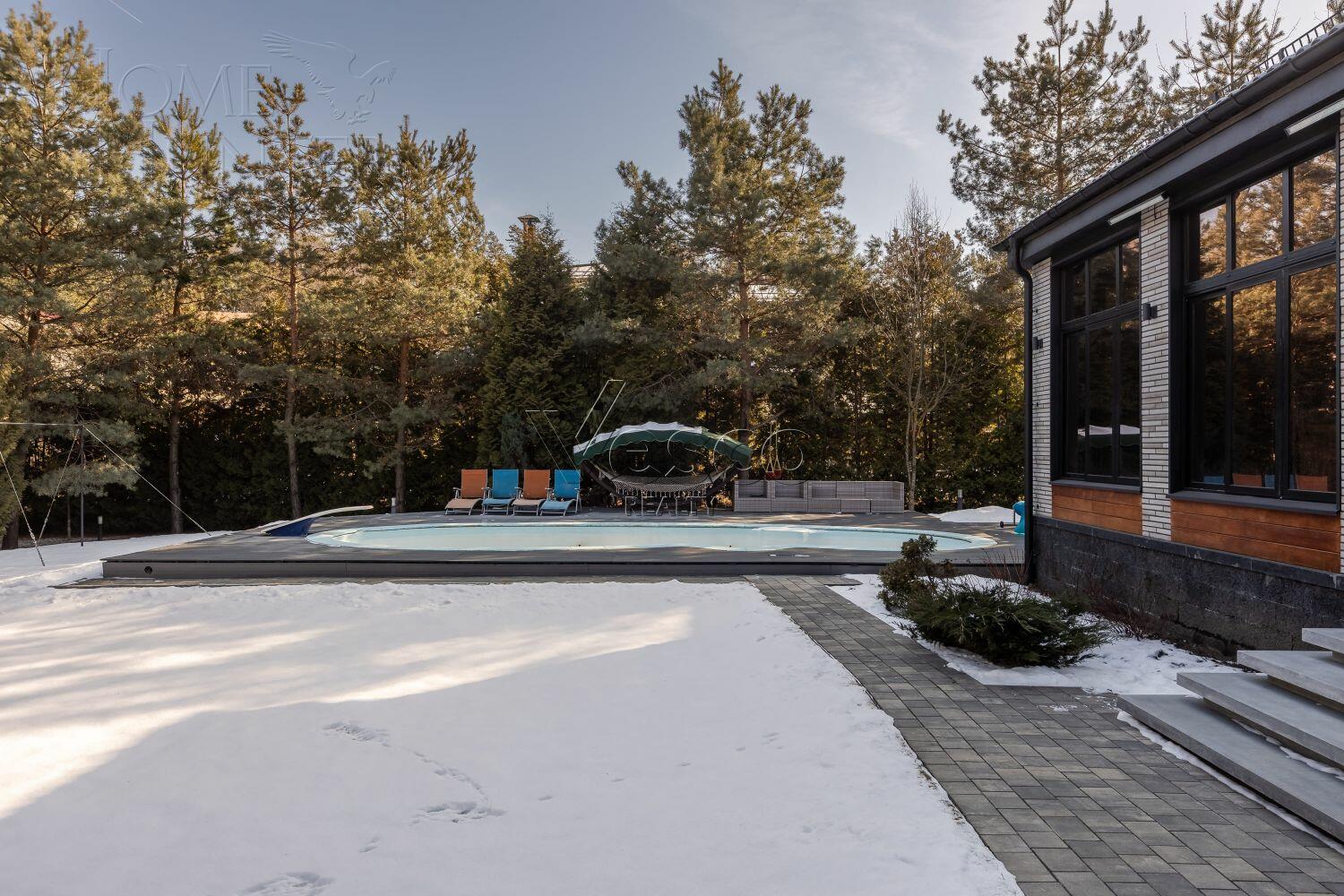 3-этажный коттедж 600 м² с отделкой