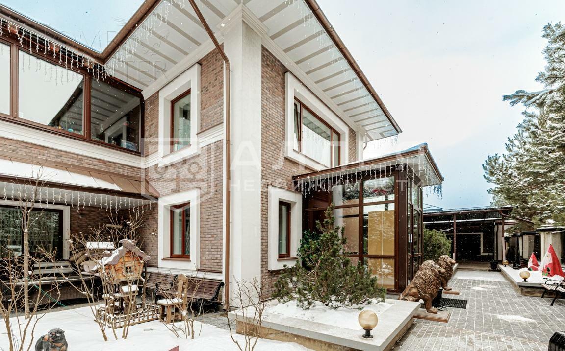 2-этажный коттедж 1 500 м² с отделкой