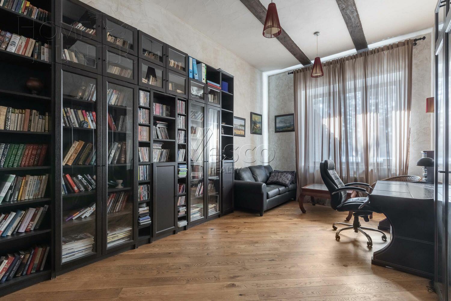 3-этажный коттедж 600 м² с отделкой