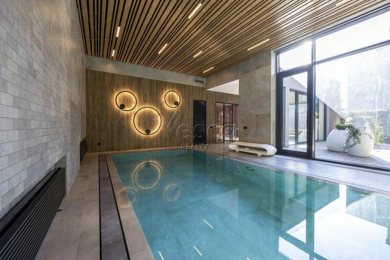 2-этажный коттедж 700 м² с отделкой