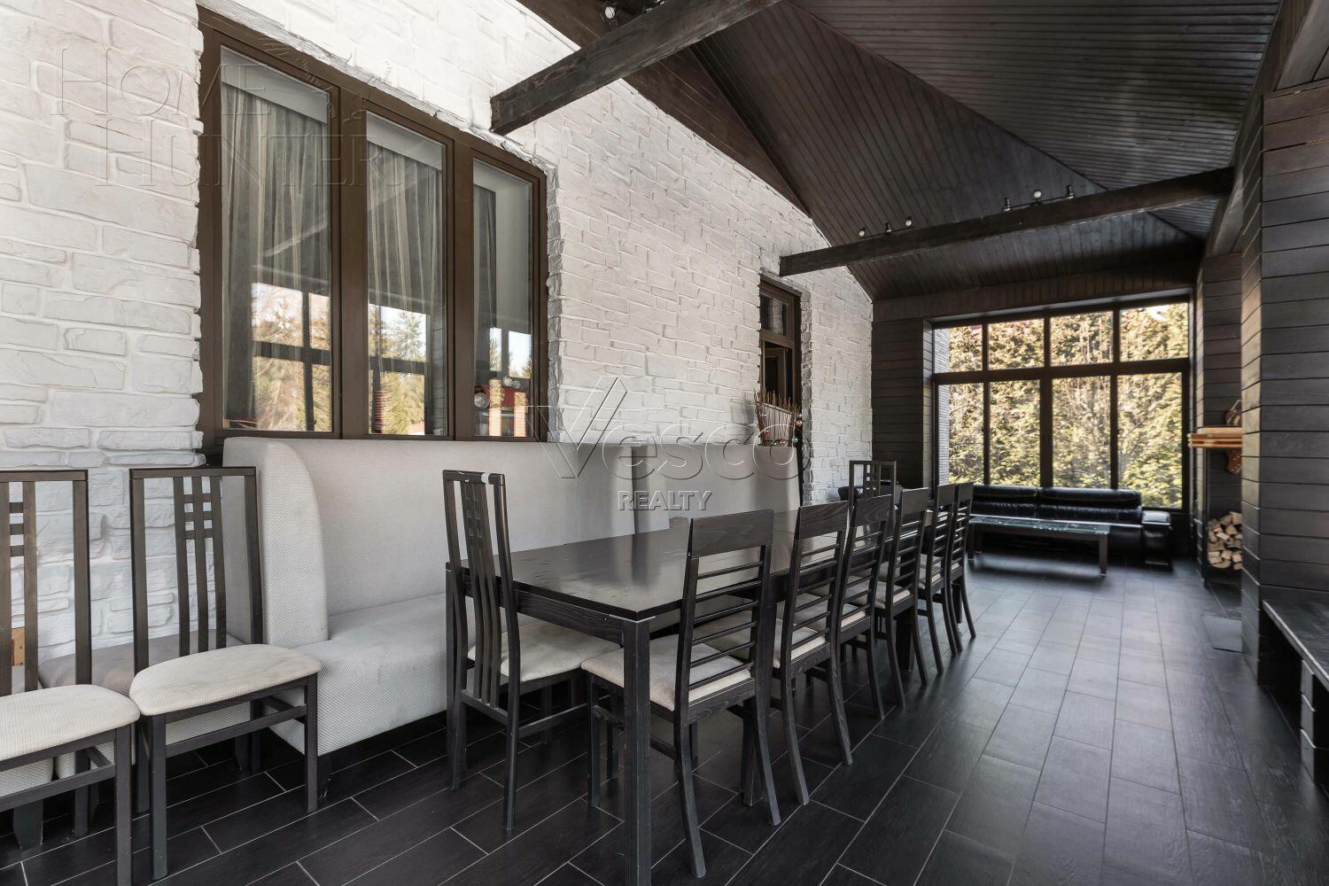 3-этажный коттедж 600 м² с отделкой