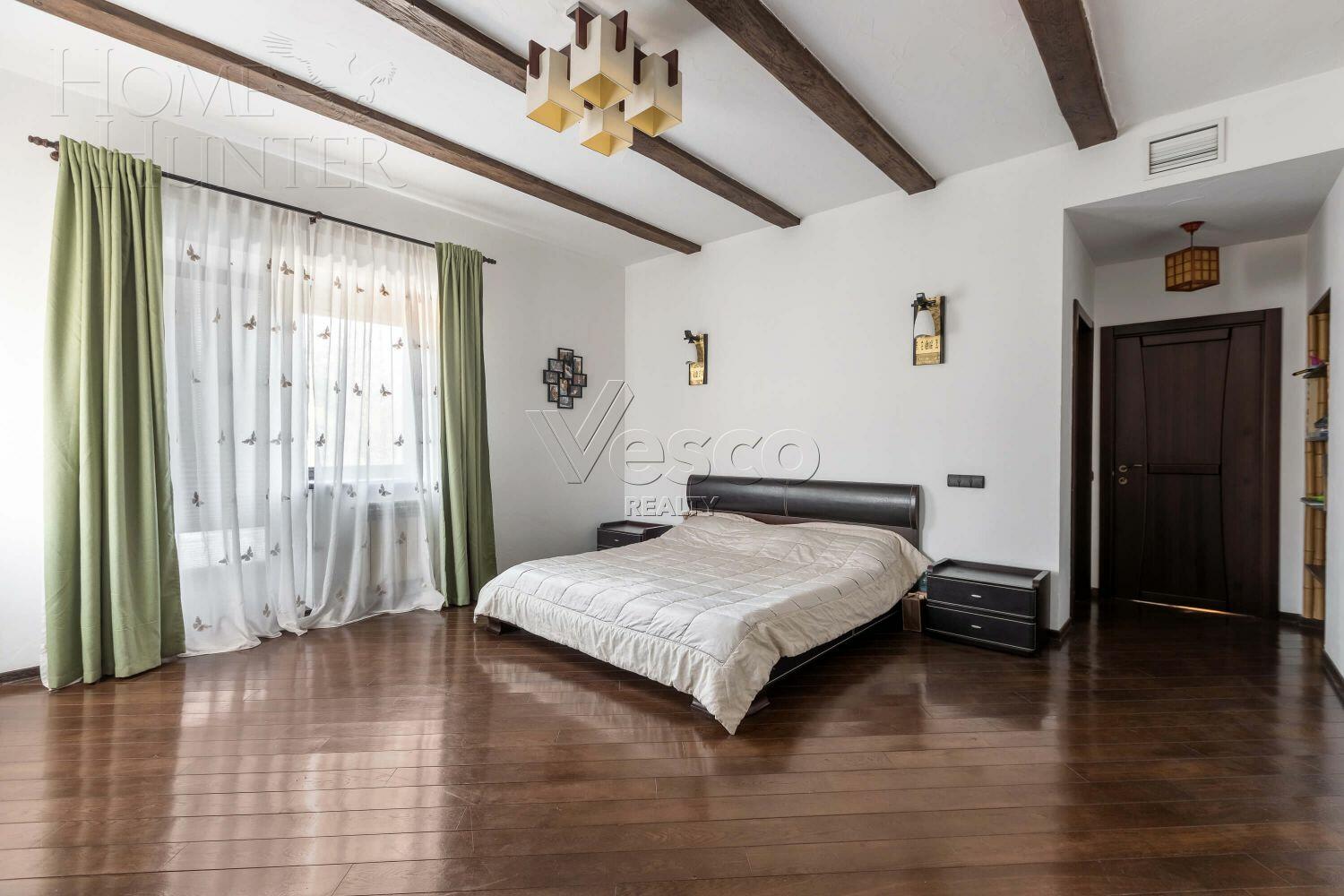 3-этажный коттедж 600 м² с отделкой