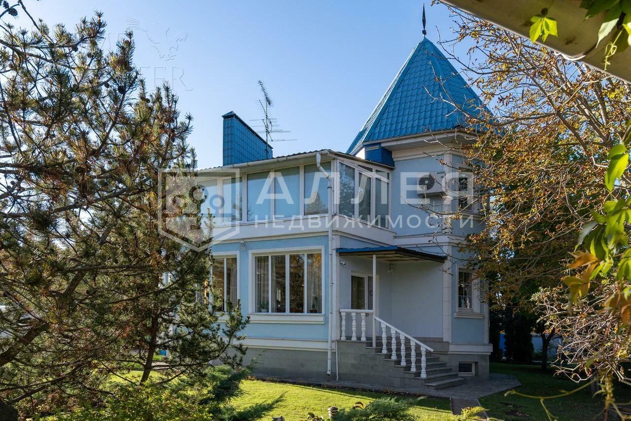 3-этажный коттедж 580 м² с отделкой