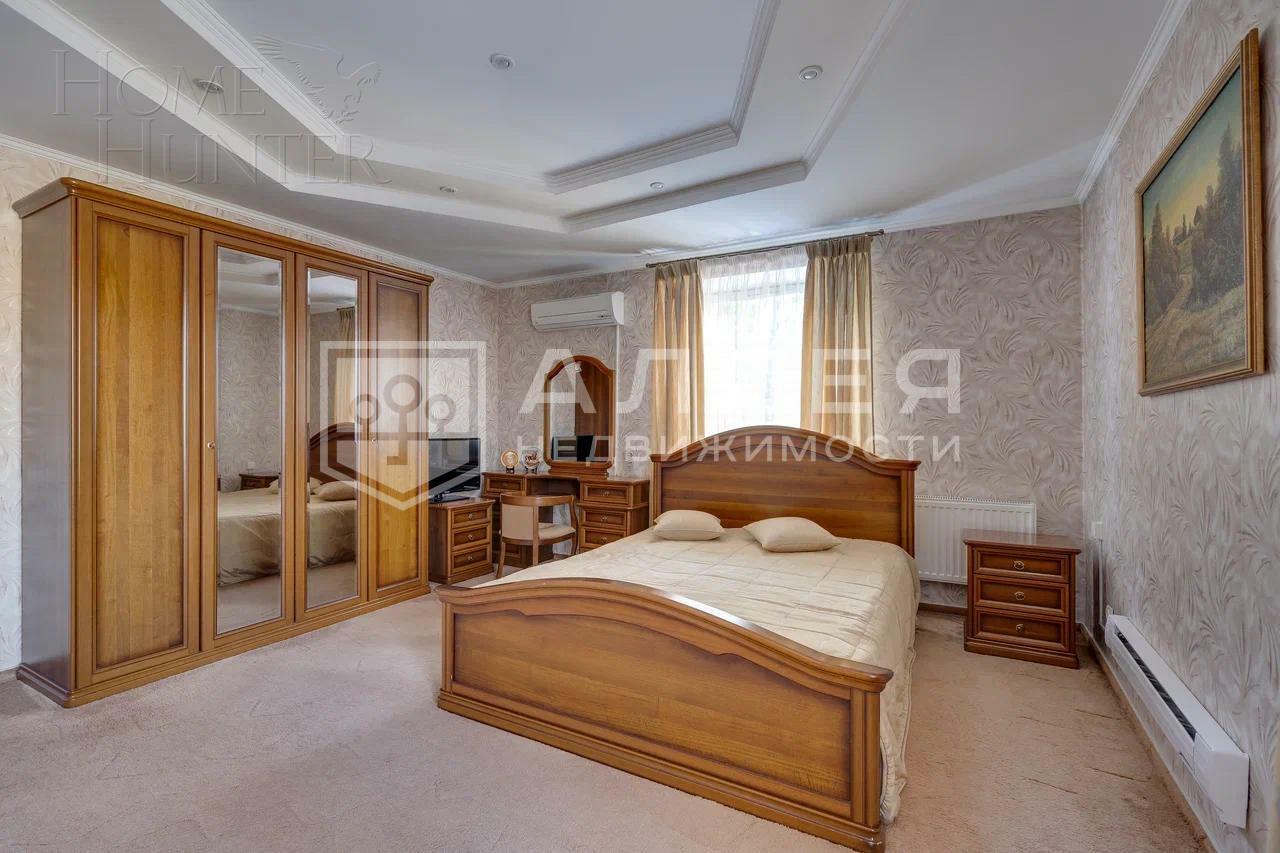 3-этажный коттедж 580 м² с отделкой