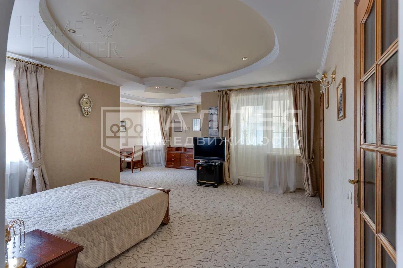 3-этажный коттедж 580 м² с отделкой