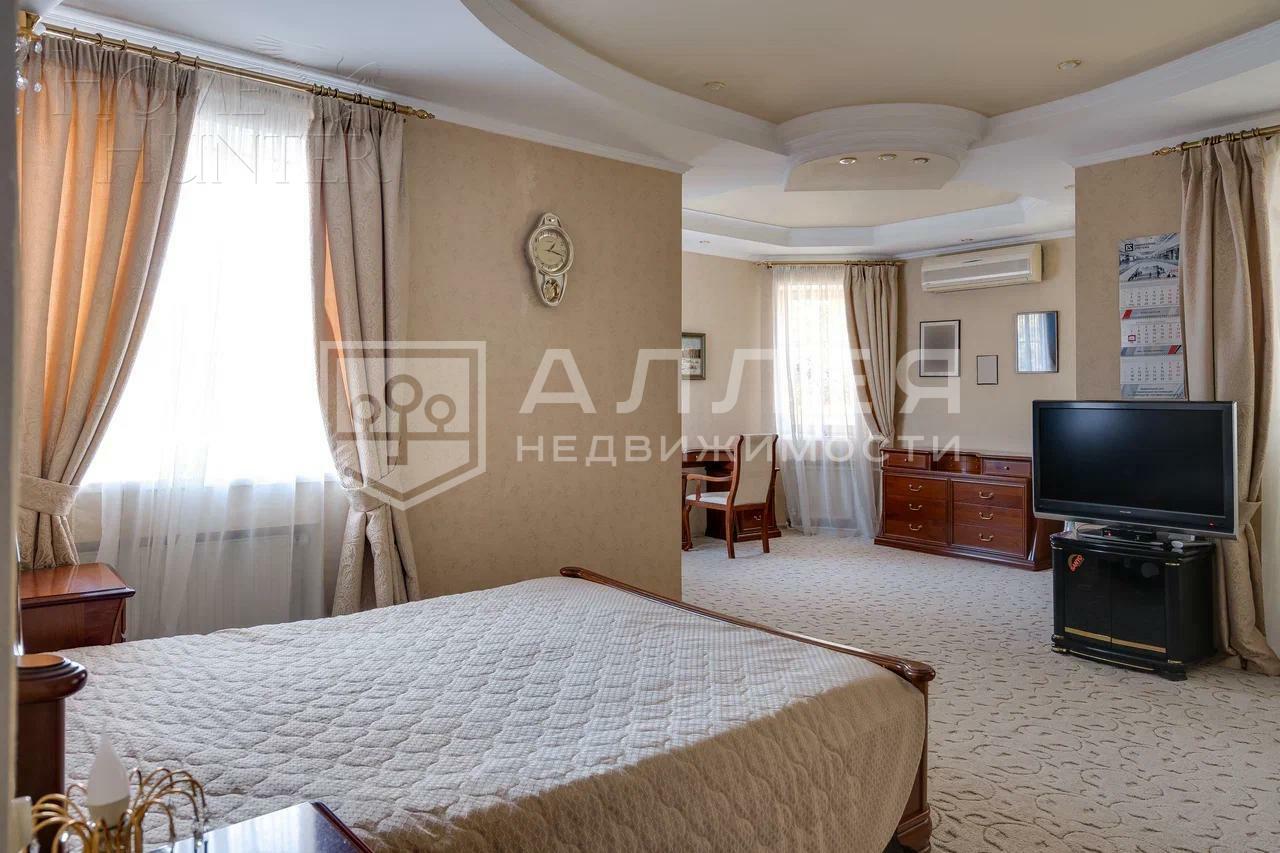 3-этажный коттедж 580 м² с отделкой