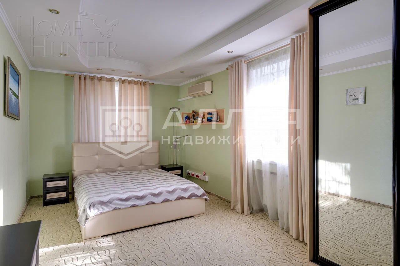 3-этажный коттедж 580 м² с отделкой