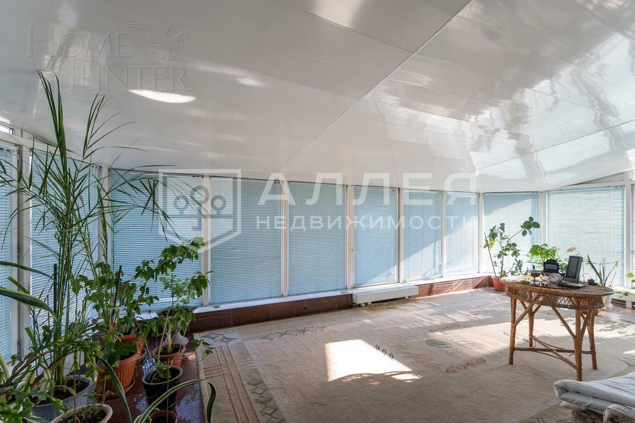 3-этажный коттедж 580 м² с отделкой