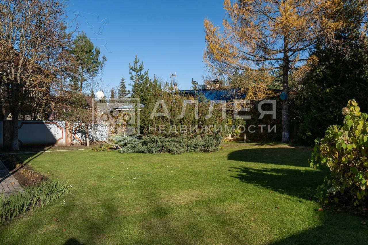 3-этажный коттедж 580 м² с отделкой