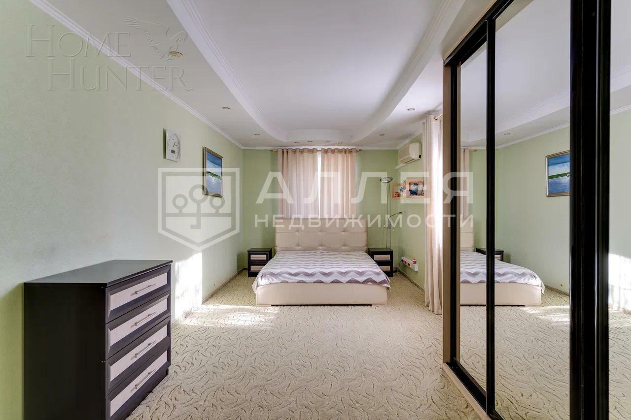 3-этажный коттедж 580 м² с отделкой