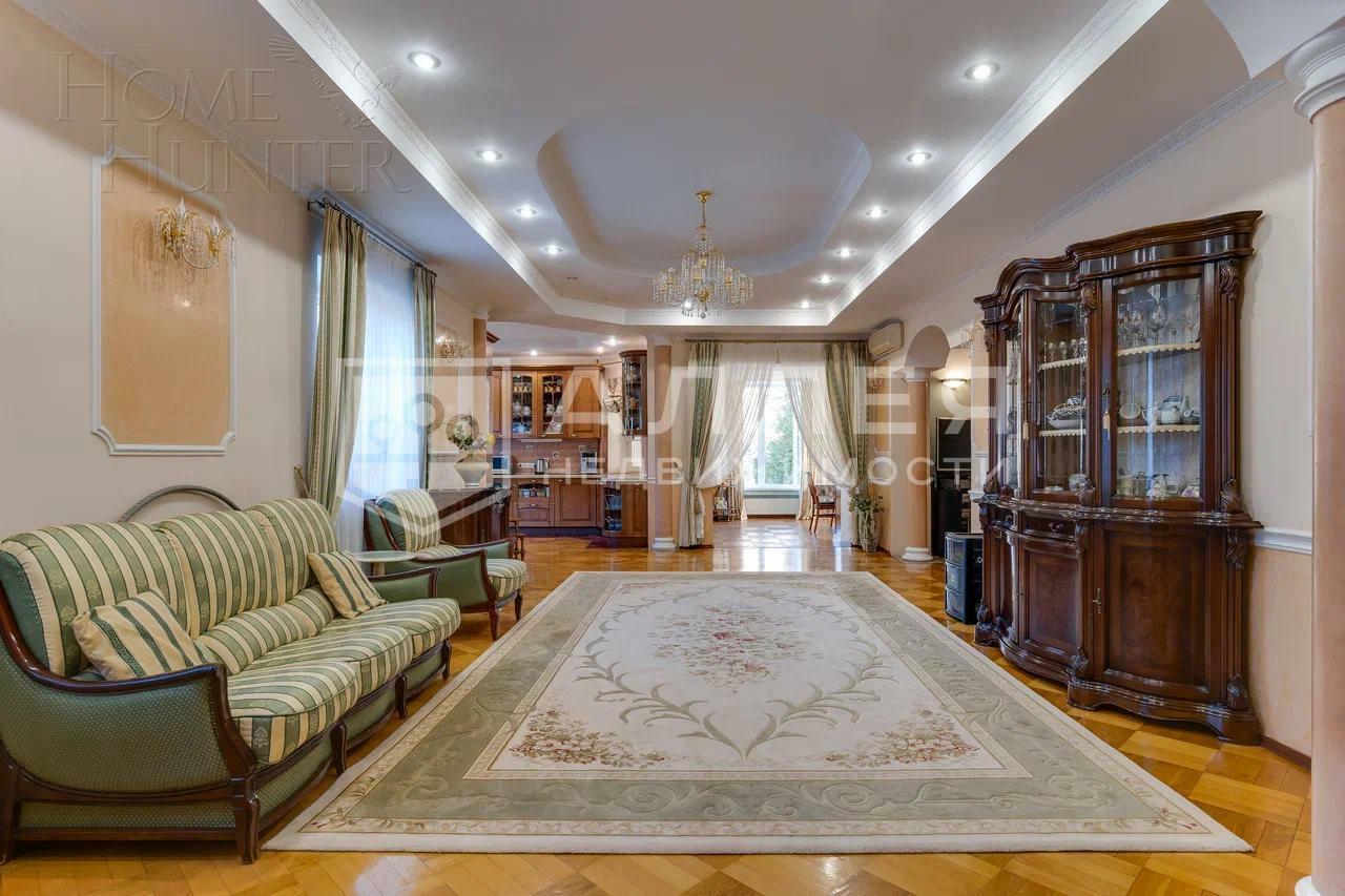 3-этажный коттедж 580 м² с отделкой