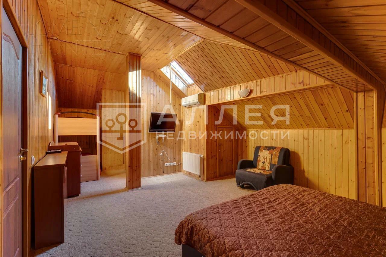 3-этажный коттедж 580 м² с отделкой