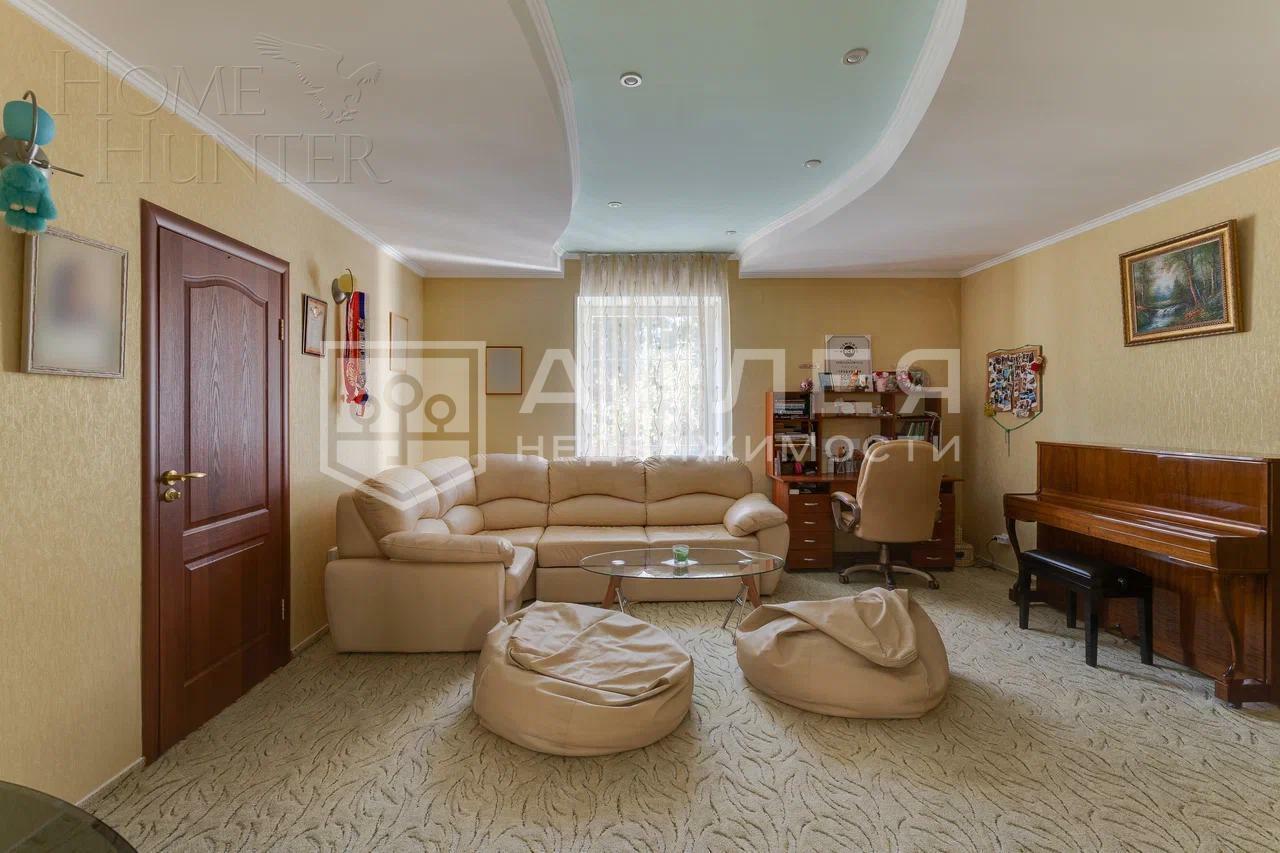 3-этажный коттедж 580 м² с отделкой