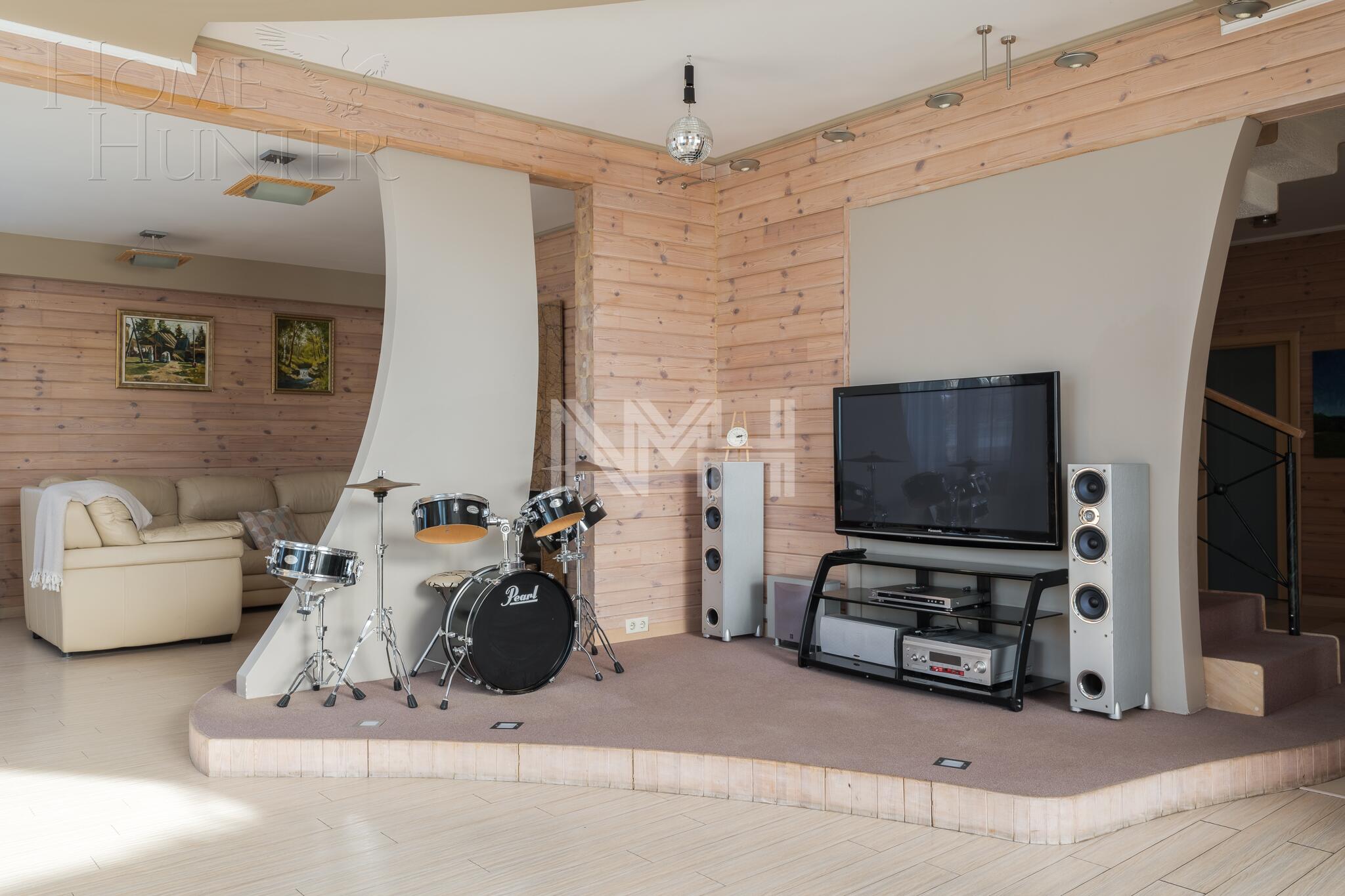 3-этажный коттедж 393 м² с отделкой