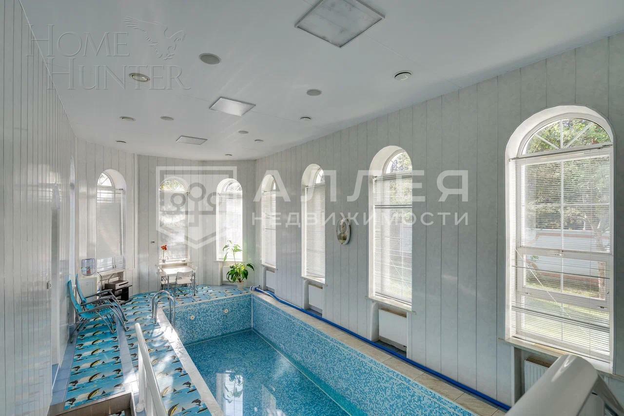 3-этажный коттедж 580 м² с отделкой