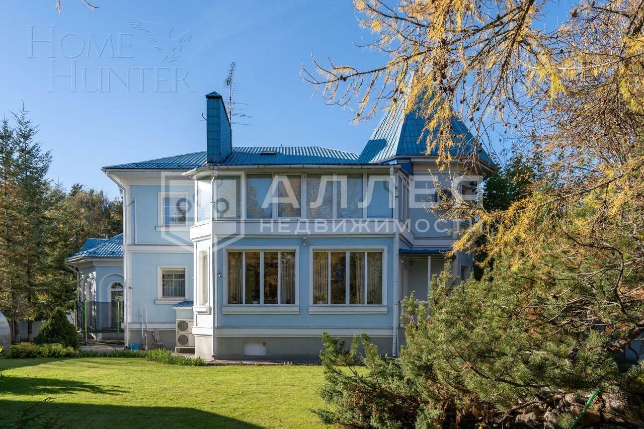 3-этажный коттедж 580 м² с отделкой