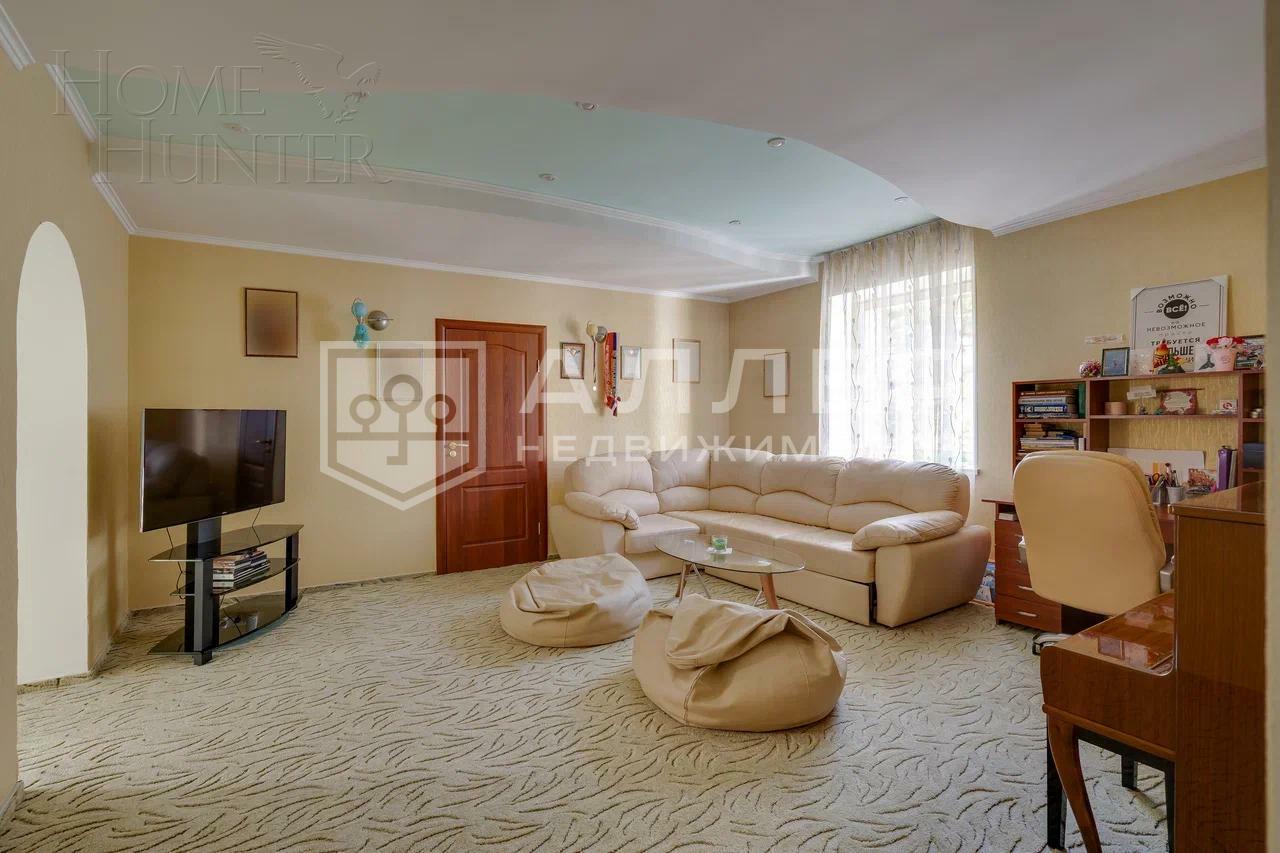 3-этажный коттедж 580 м² с отделкой