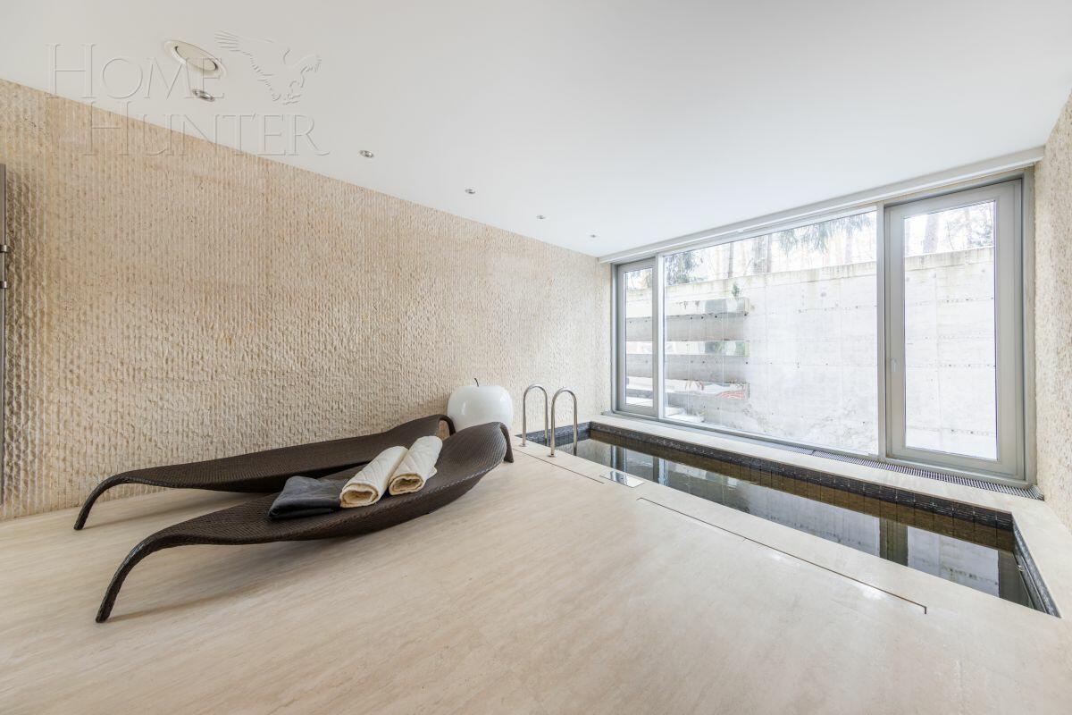 2-этажный коттедж 1 100 м² с отделкой