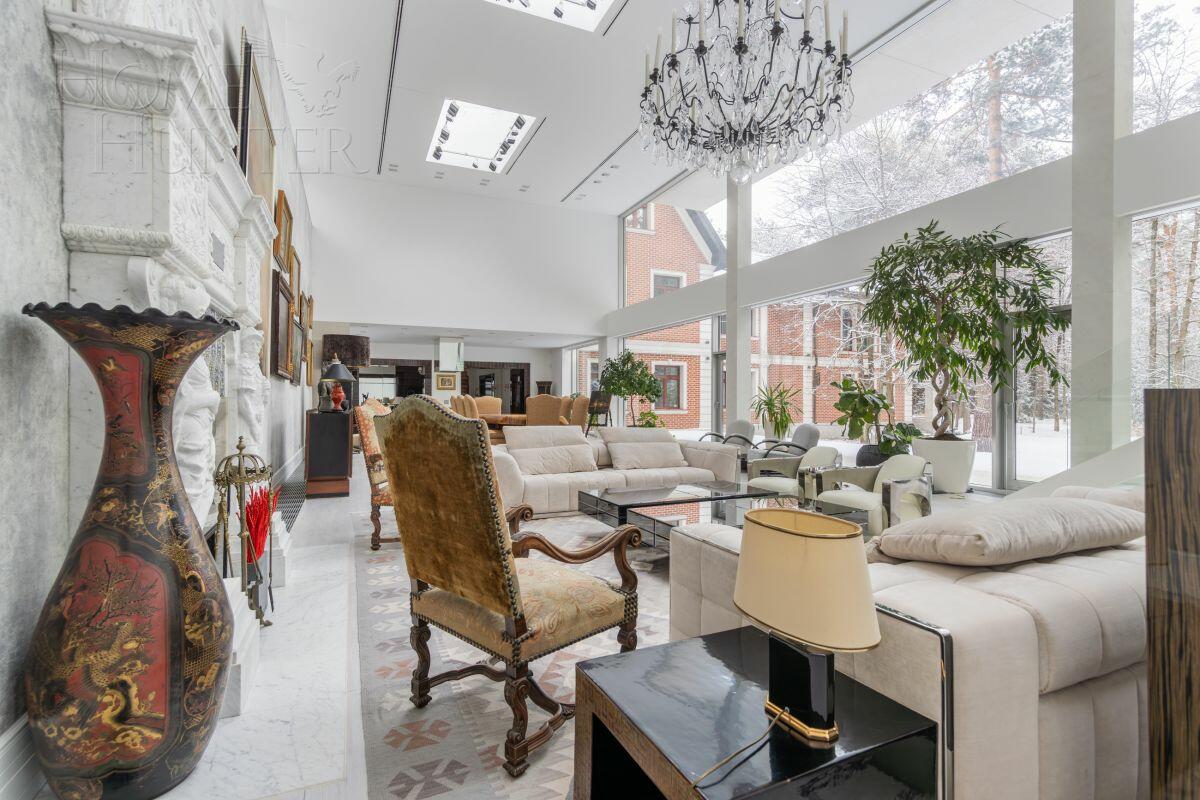 2-этажный коттедж 1 100 м² с отделкой