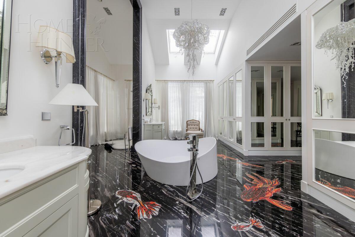 2-этажный коттедж 1 100 м² с отделкой