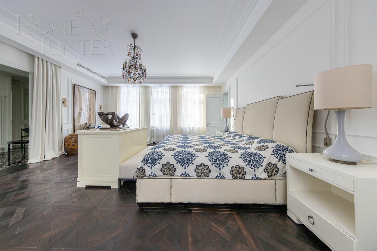 2-этажный коттедж 1 100 м² с отделкой