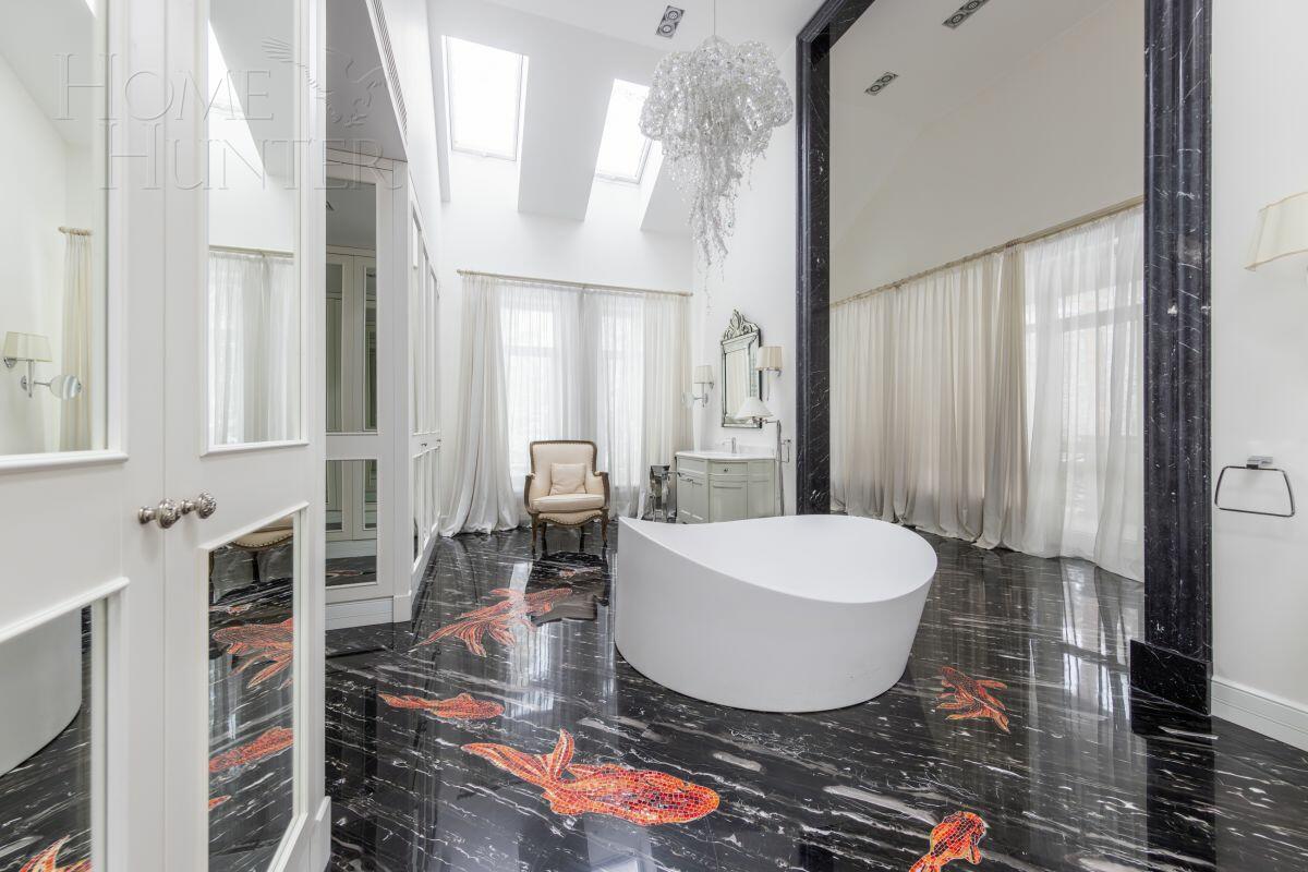 2-этажный коттедж 1 100 м² с отделкой