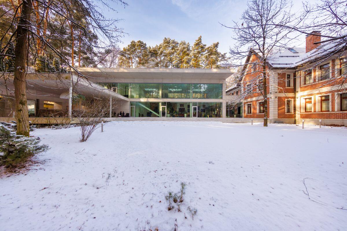 2-этажный коттедж 1 100 м² с отделкой